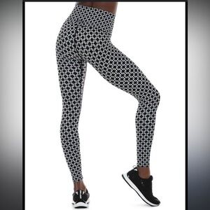 K-Deer Sneaker Length Leggings Black White size XS